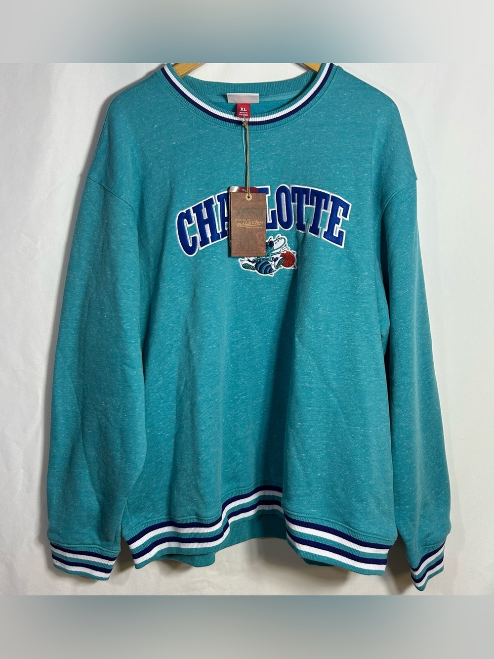 NWT Mitchell & Ness NBA Charlotte Hornets Sweatshirt XL Vintage Logo Crewneck